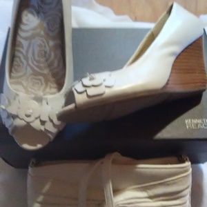 kenneth Cole Reaction Open toe with Purse